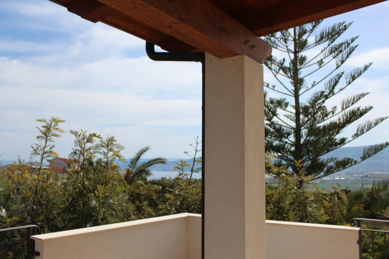 לינה וארוחת בוקר בריאטיקו Residenza Anna Calabria מראה חיצוני תמונה